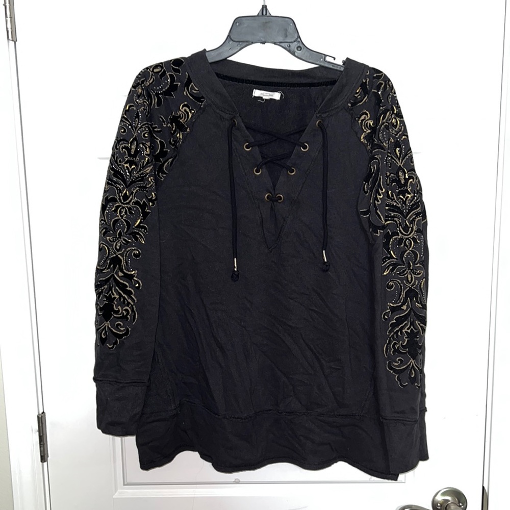 Black Sweatshirt